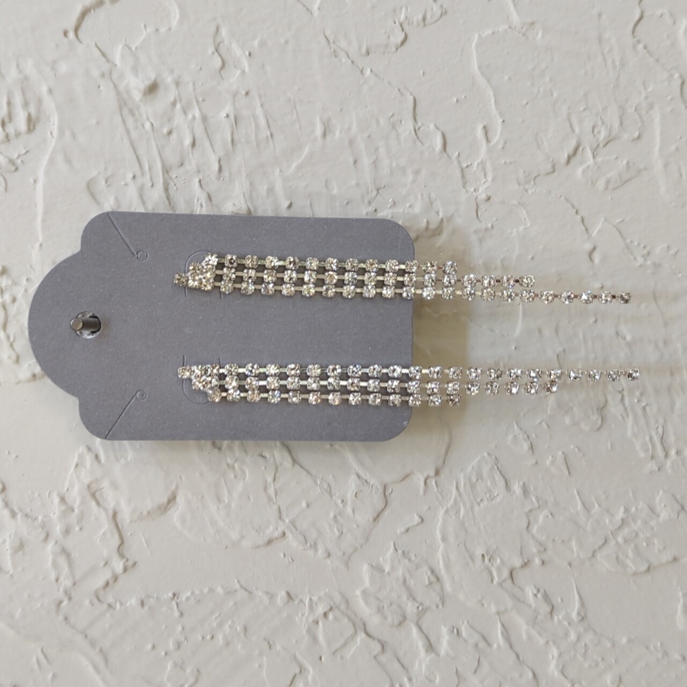 🌻 Silver Iridescent Rhinestone 3.75" Triple Chain Drop Earrings